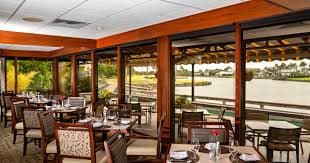 Clubhouse restaurant seating